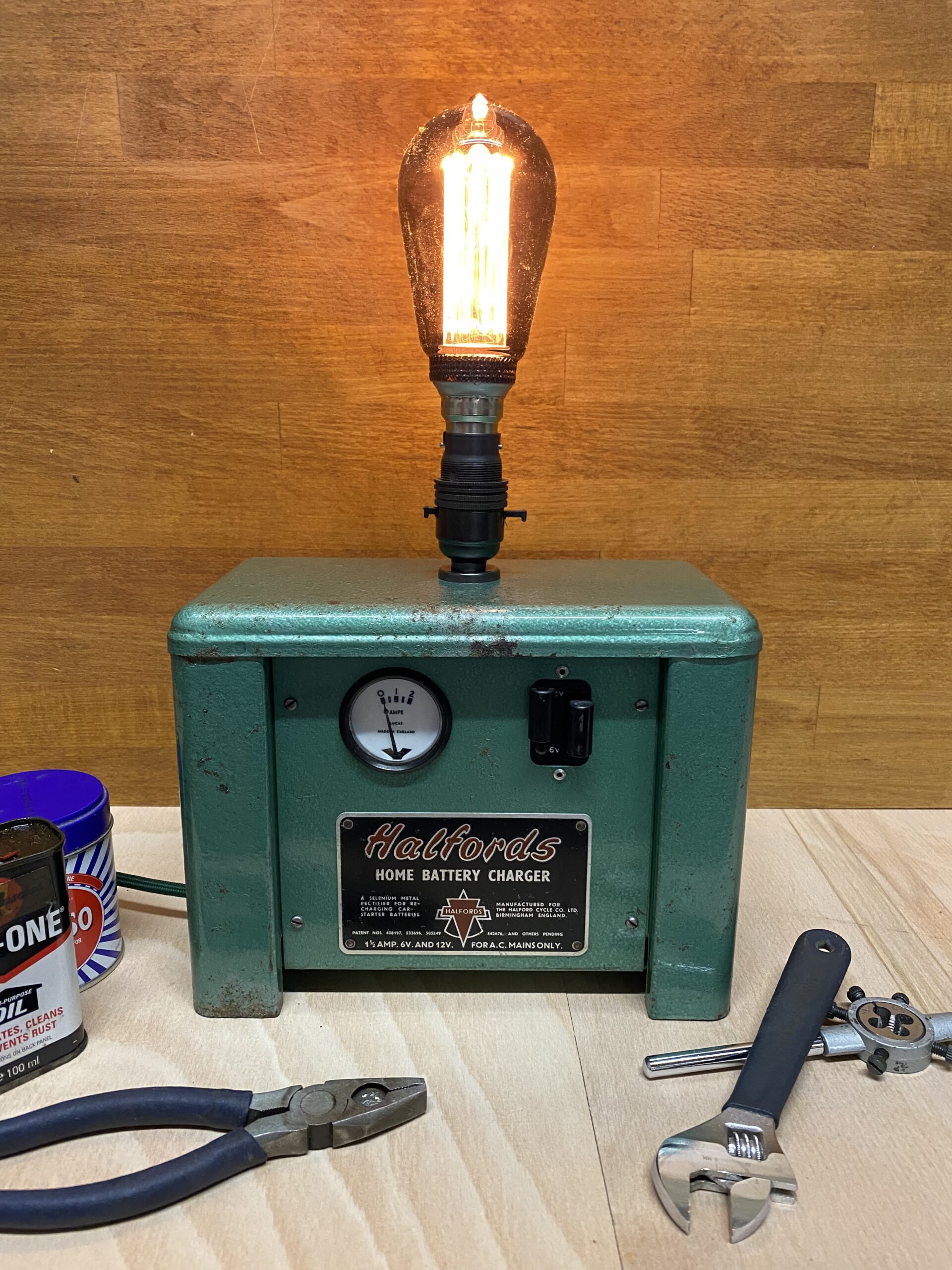 Halfords Home Battery Charger Lamp