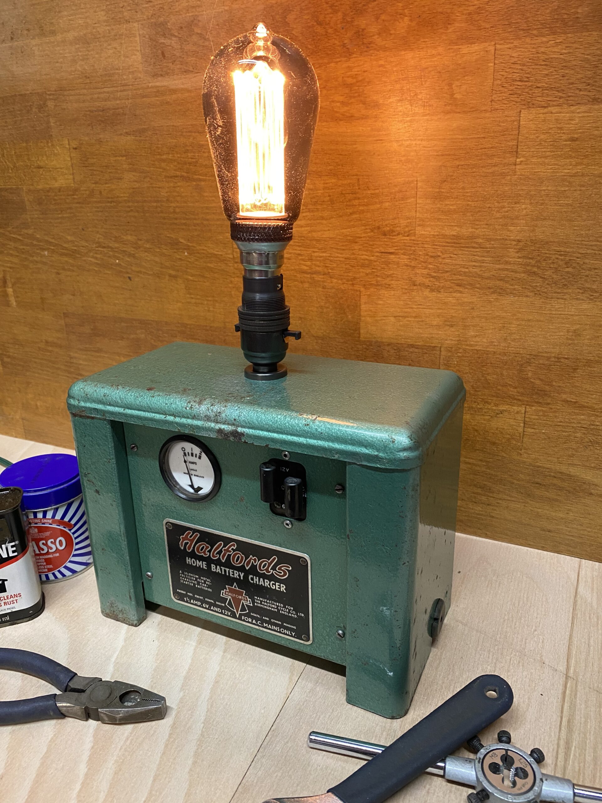Halfords Home Battery Charger Lamp - Image 2